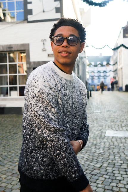 Sweater "B/W Fluffy"